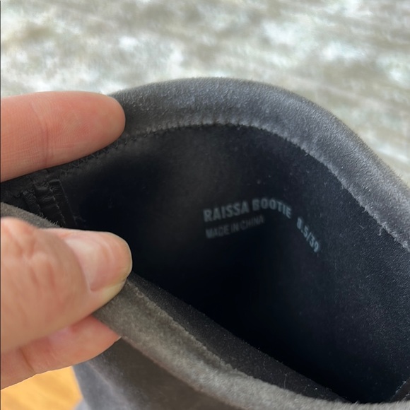 Stuart weitzman Women's Raissa Suede Ankle Boots - Gray size 8.5 - Picture 8 of 8